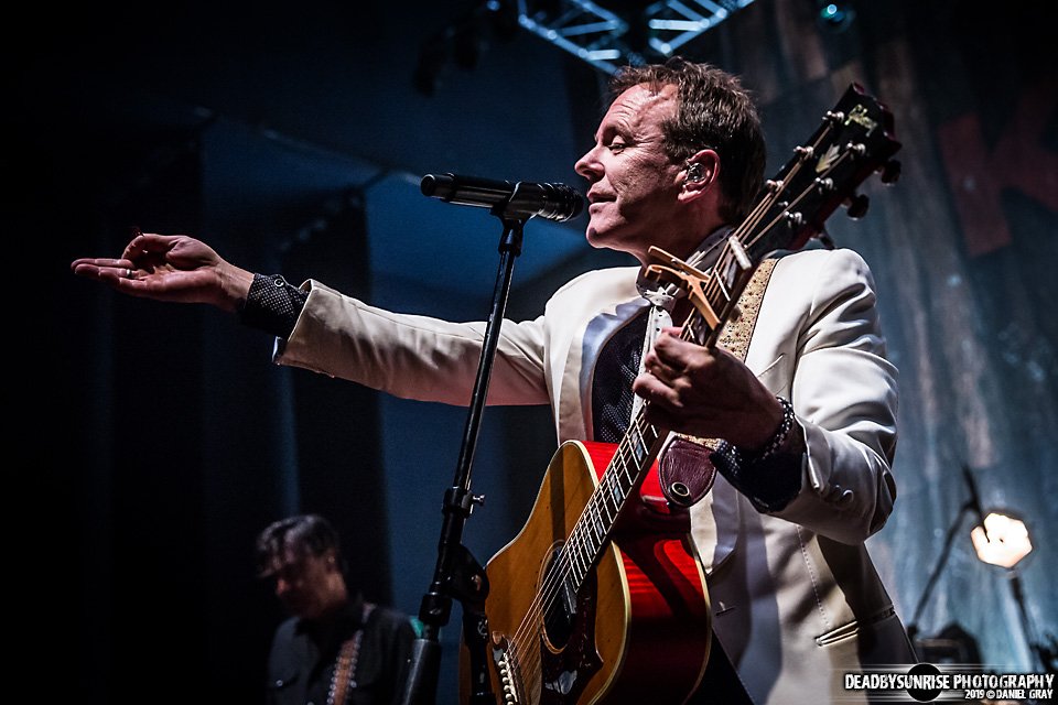 No biggie, @RealKiefer just stopped by for a show. Full photo album: smarturl.it/KSutherlandPics 📷 @deadbysunrise