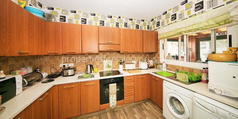 FOR SALE: €375,000 Do you love the Coral Bay area with its shops, bars and restaurants? We are pleased to present this 3 bed villa, located close to Coral Bay. More info on website buff.ly/2NJDaeC or call +357 99 135305 &amp; quote prop I.D.4001 #forsale #cyprus #coralbay