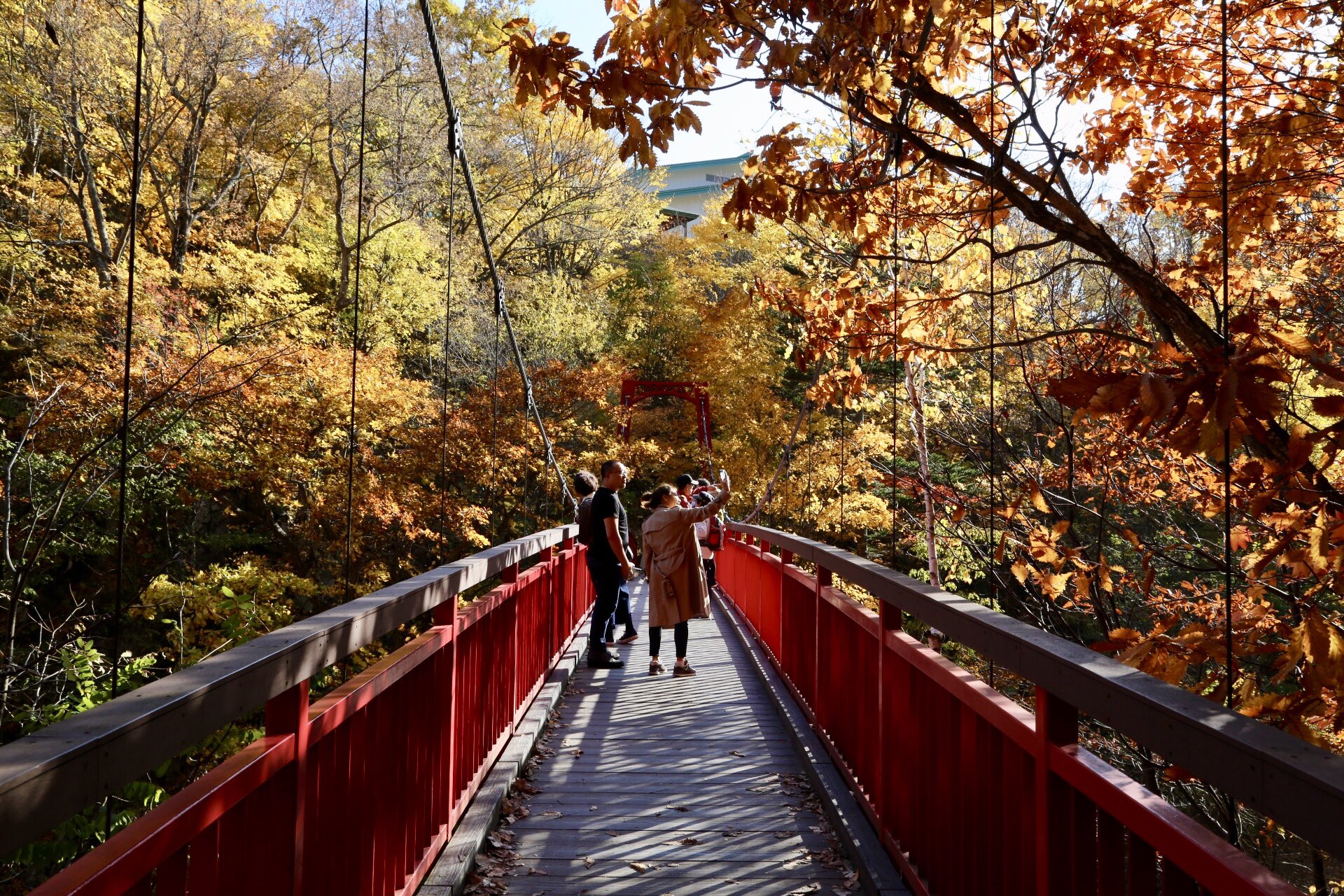 ロプロス 定山渓の紅葉スポット 二見吊橋 ここでもまだまだ見頃です T Co Ymtafiphl8 Twitter