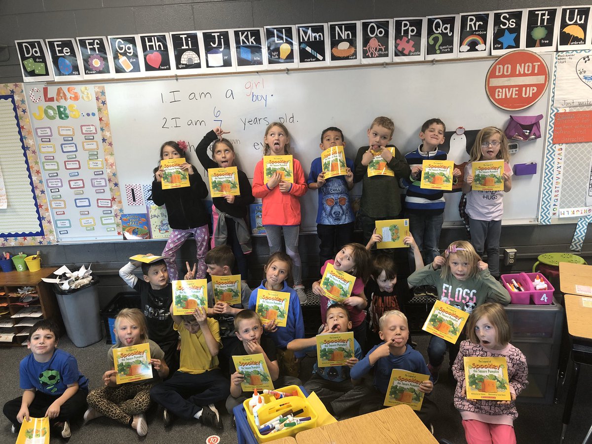 schmitzash's tweet photo. Thank you to our sponsors who are giving us the gift of reading! 📚 #hudsonschools https://t.co/HF51kMNVNM