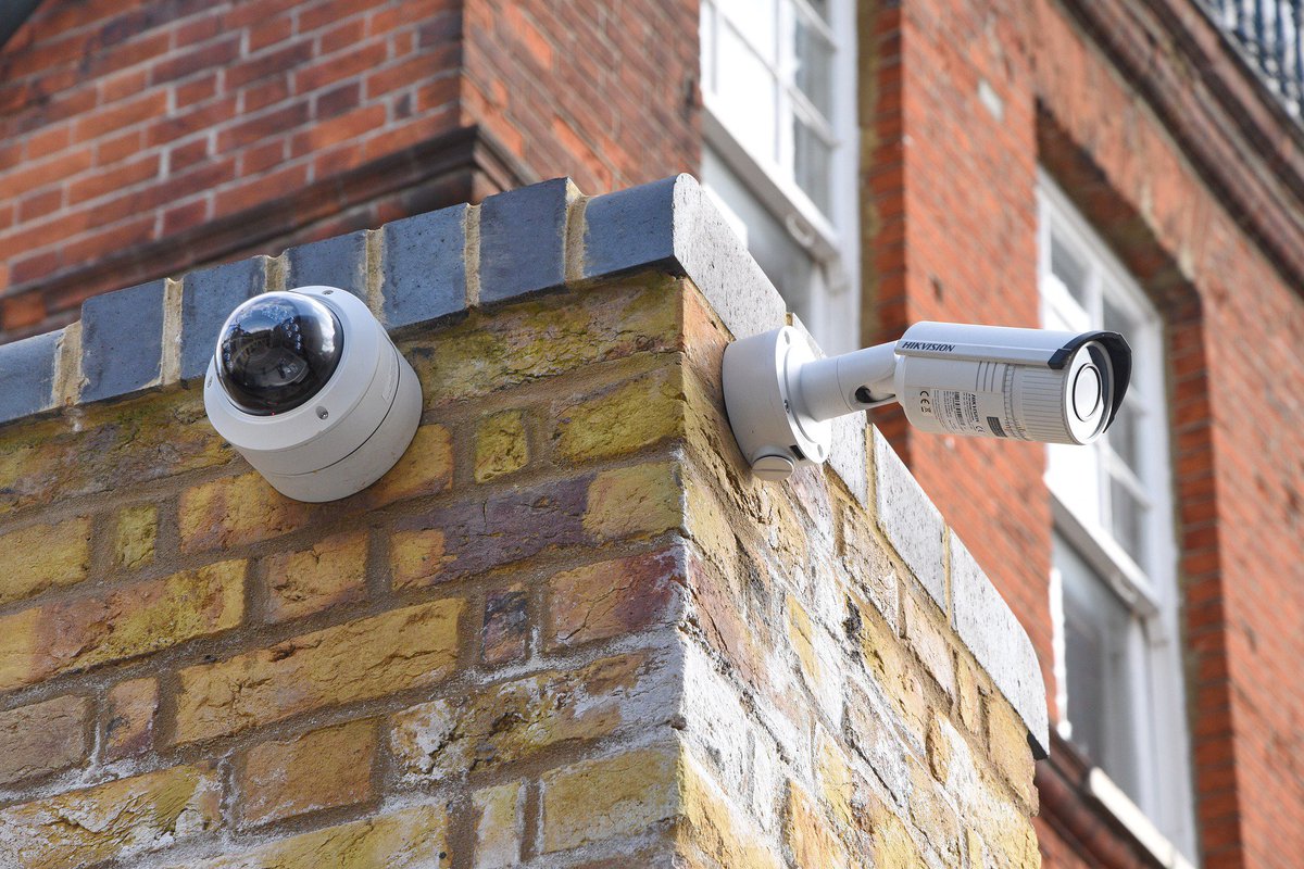 HB_Digital's tweet image. Ensuring that your business is secure is important. #CCTV means you can capture, record and transmit images into storage for later reference.
This allows your properties to be watched 24 hours a day, 7 days a week.