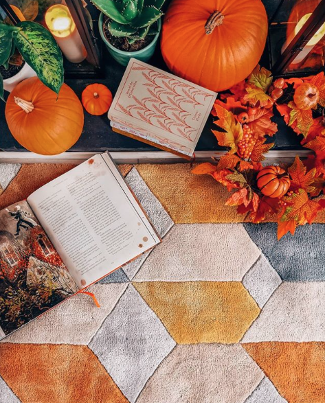 landofrugsuk's tweet photo. Autumn mode: activated ft. our Scope rug 🍁

📷: @thehelsproject #interiors #interiordesign #homedecor #rugs #autum #autumnal #autuminteriors #fall #fallinteriors #halloween #interiordesignbloggers #interiorsbloggers @MixInteriors @WofInteriors https://t.co/sxtD7KWxsh