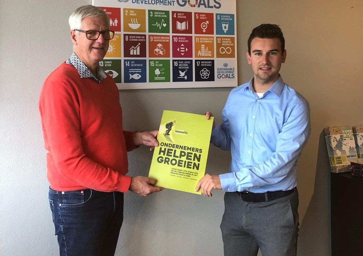 Vergroot je netwerk, laat je uitdagen, coachen of ondersteunen bij het vinden van financiering.
Het Rabobank Business Innovatie Team Limburg helpt je vrijblijvend!
Zie bitlimburg.nl of de nieuwe BITL brochure is gedrukt op PaperWise, ook wij zijn geholpen door BITL.