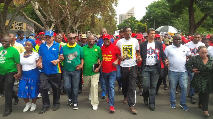 _AfricanSoil's tweet photo. #MmusiMaimane After they are done with the black DA leaders; they shifting back to the EFF. I hope they're ready

When they run out of things to write about/Headlines, they'll be back to attacking President Zuma and the removal of the Public Protector 

Is the volume high enough? https://t.co/2IC8YKAuWV