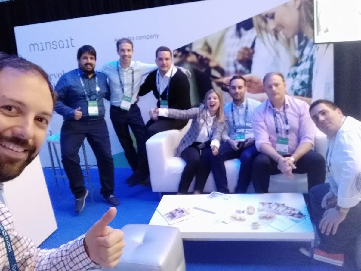 enriquevegav's tweet photo. Equipo @Minsait en el #LRESP2019 súper enchufados. https://t.co/V75EOCSm8S