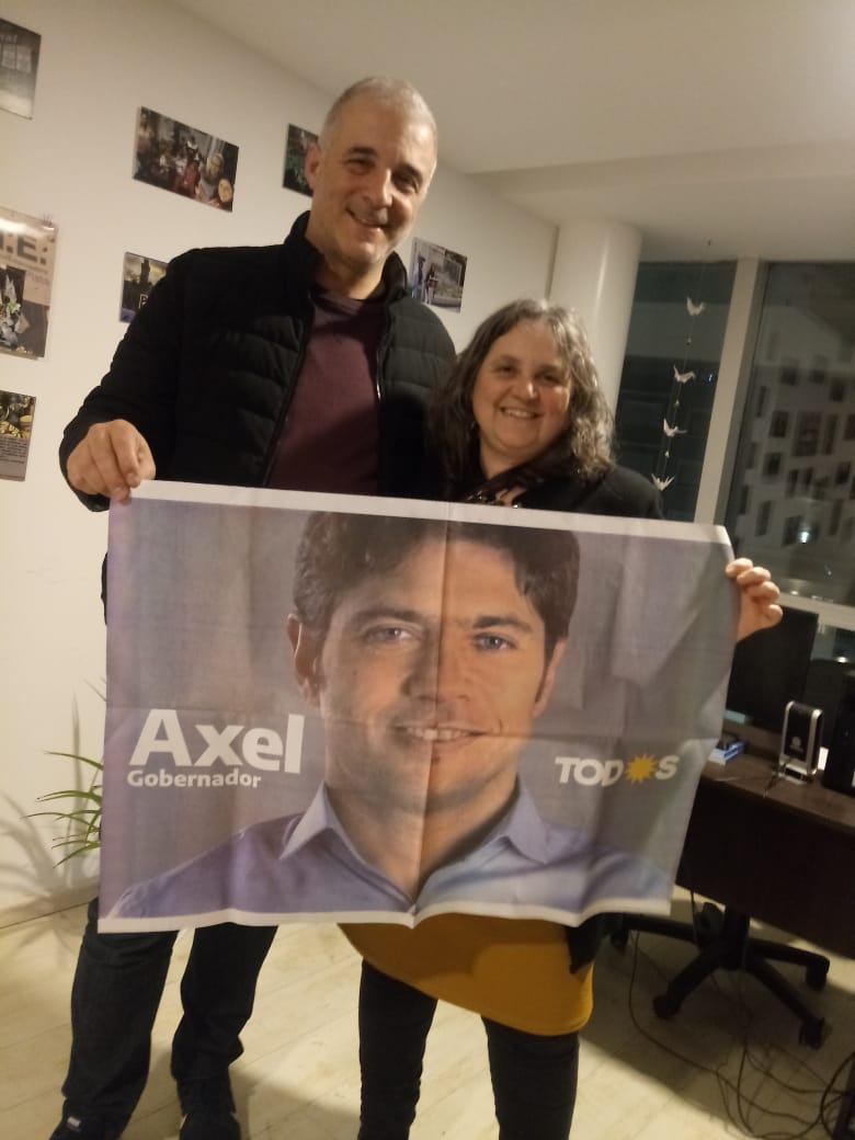 axel_batan's tweet photo. #PongoAxelEnMiCorazon 
#PongoAxelEnMiCasa
#PongoAxelEnMiProvincia 
En #MardelPlata y #Batan  votamos al Frente de Tod☀️s!!!!
@fer.raverta 
@kicillofok 
@alferdezok 
Gracias @PaulitaSingular y @AntenucciDaniel! https://t.co/fpoROALCWE