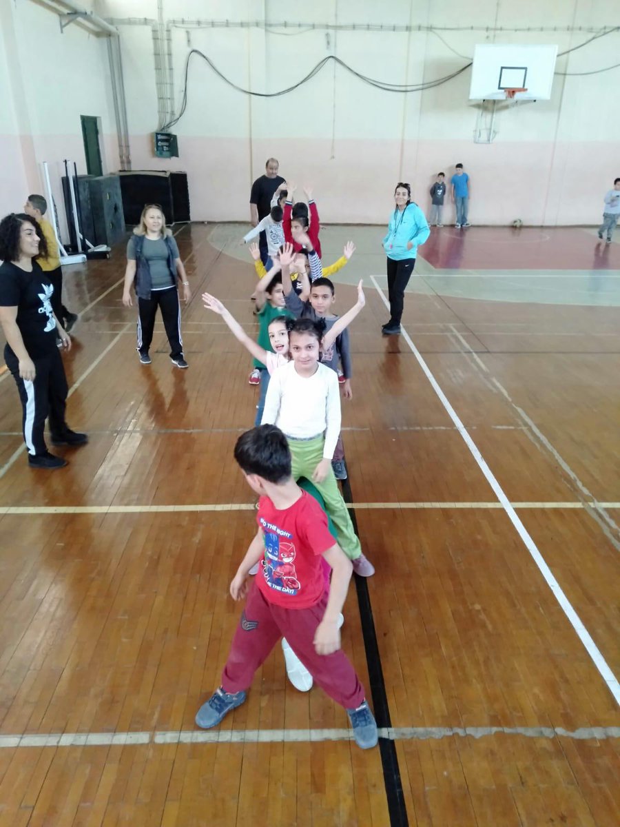 #MutluÇarşamba projesi ile Denizli'de antrenörlerimiz gönüllere dokunmaya devam ediyor.