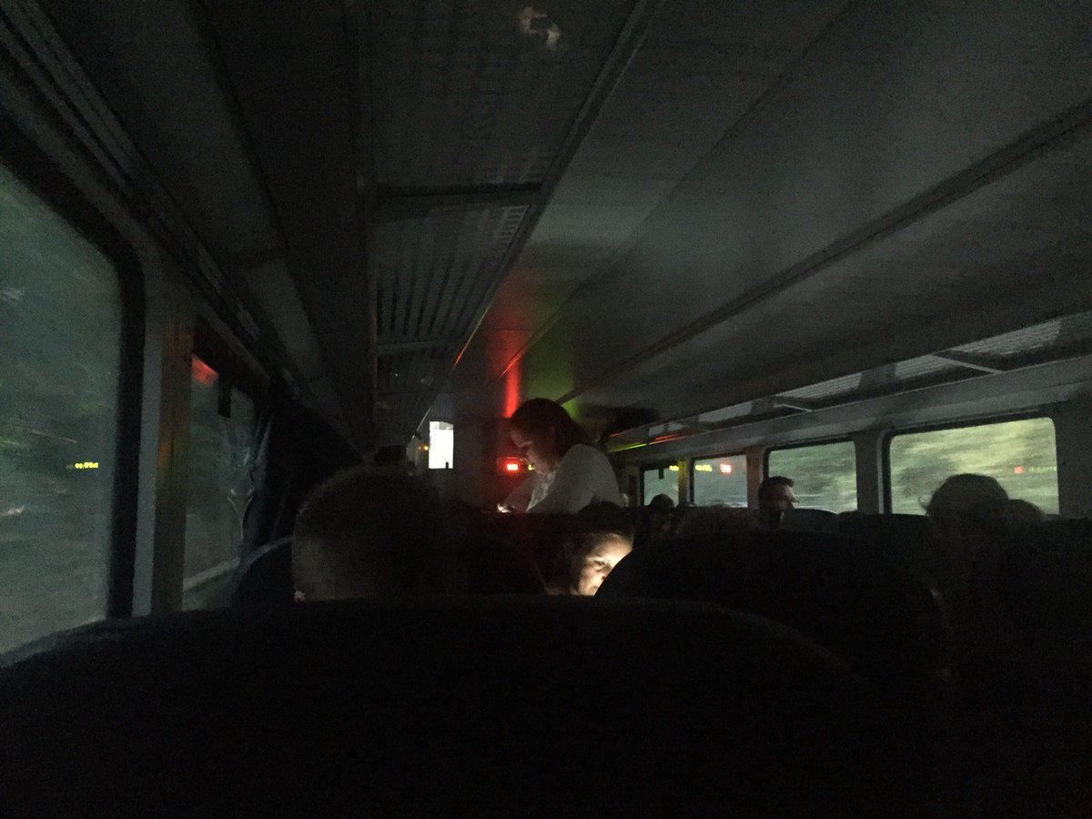 HaarFestTiger's tweet photo. Stromsparwochen bei der Bahn ... https://t.co/xzyhHXcZZa