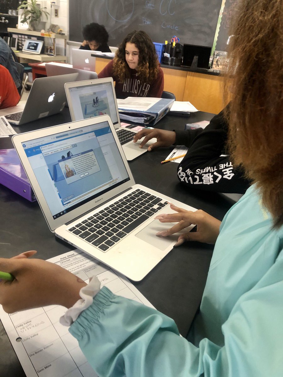 Students in Environmental Science used #JASONLearning to explore the characteristics of a mineral on #MasterMines. Tomorrow, students will use Jason Learning to explore the characteristics hands on. #scpsva #virtualsciencelabs #shsindianpride #JASON #JasonLearning