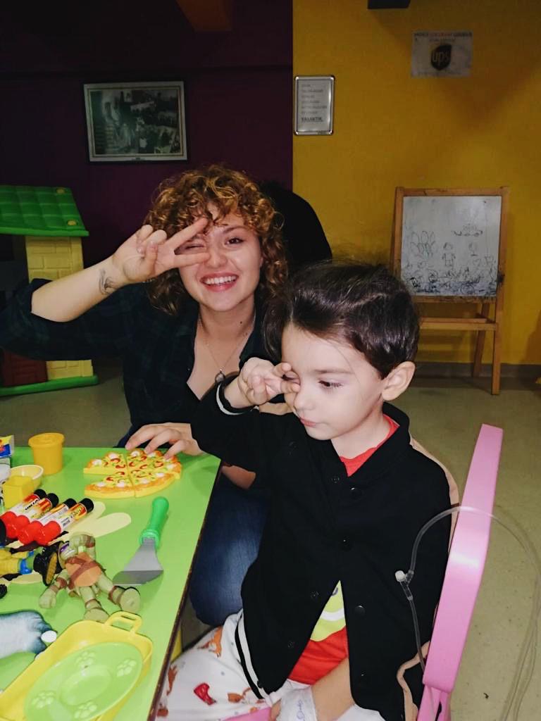 halicgonulluler's tweet photo. Sensiz Olmaz Projesi atölyeleri tüm hızıyla devam ediyor
.😍🎉 Çocuklarımızla birlikte lego oynadık, resimler yaptık; canımız Çağrı' da bizimleydi🌸 Gülüşlerimiz yine sevgi doluydu💜 #sensizolmaz #cerrahpaşa #cocuk #cerrahi #atölye https://t.co/C26XI2aEEo
