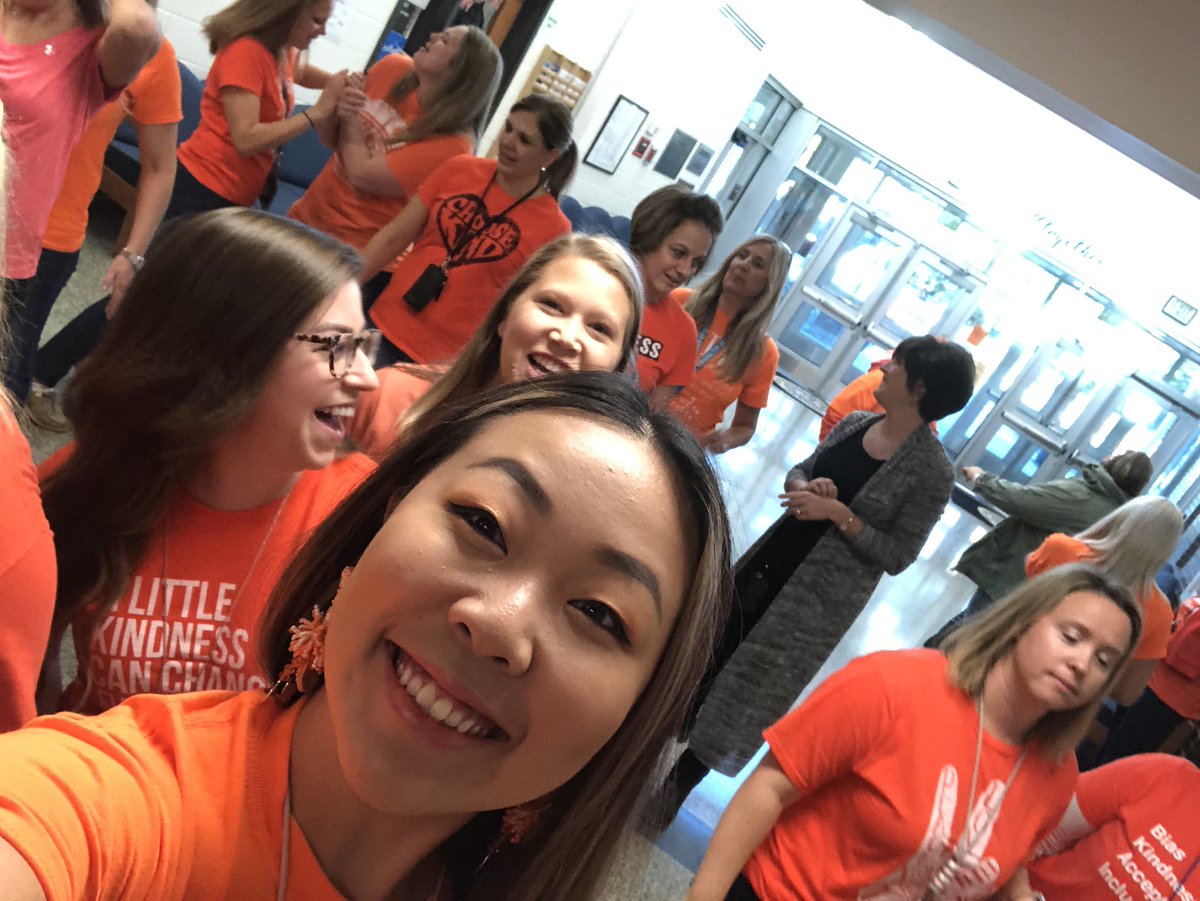 MrsRobinYun's tweet photo. @AACountySchools @CroftonESAACPS #UnityDay2019 #together https://t.co/OOyptHfBsy