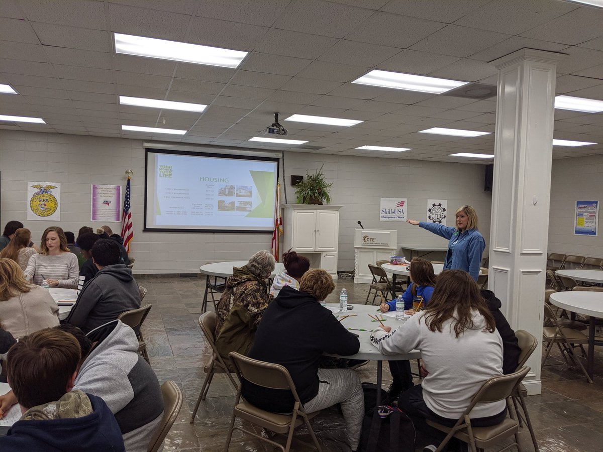 Bondsjy's tweet image. Great lesson on creating a budget provided by Kristen with Marshall County 4H. #ProjectGraduation