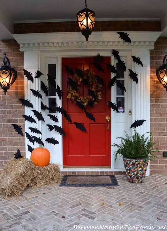 The young cop prepared his house for Halloween. And he hopes to spend the night with Lyivid.
