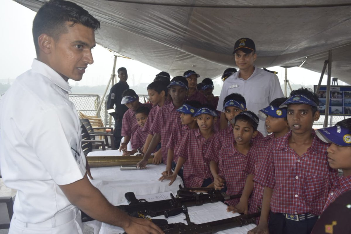 #EngagingYoungMinds. #IndianNavy ships were open for school children in #Vizag 22-23 Oct 19. Guided tour for children from 33 schools onboard #NavalDestroyer #INSRanvir & #MissileCorvette #INSKarmuk. Career options in #IndianArmedForces were also explained.