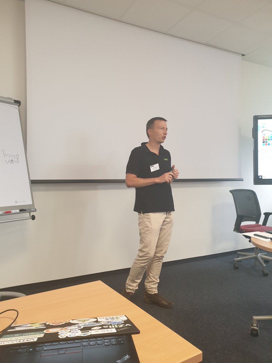 Hannes Kasparick - Senior Analyst - from <a href="/Veeam/">Veeam® Software</a> joined us on our #Veeam Usergroup in Germany.
He talks about the product management team and the #Veeam development team. Great to have you here and your insights you shared with us ! 
#VUGDE <a href="/VeeamugD/">VeeamUG.de</a> <a href="/Veeam_de/">Veeam DACH</a>