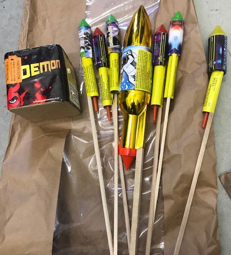 gardainfo's tweet photo. Gardaí would like to remind the public that possession/use of fireworks in this country is illegal, without an appropriate professional licence. Gardaí will have in place specific patrols and checkpoints to combat the use of illegal fireworks over the course of Halloween. https://t.co/4DBSlNhvaB