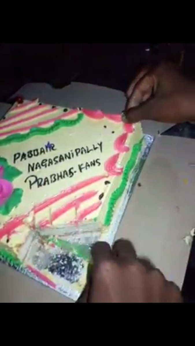 Chandu_rebelism's tweet image. Wanaparthy district TS In my village #Nagasanipally #Pebbair successfully completed #PrabhasBirthday  with cake cuttings, Banners &amp;amp; govt. Schools we distribute banana's to children's after lunch  @TrendsPrabhas  

#HappyBirthdayPrabhas ❤🙏