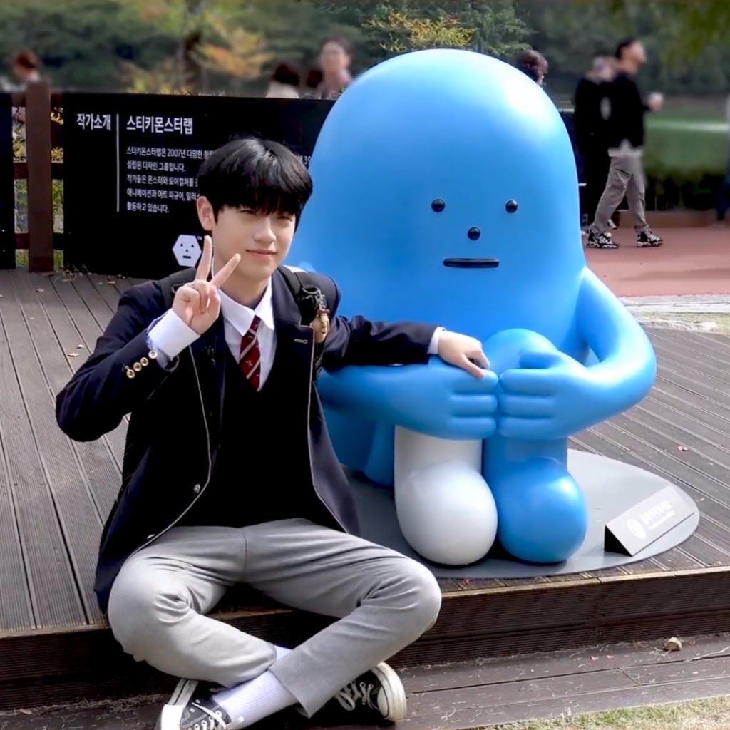 sdenn__514's tweet photo. 오백만누나들 쓰러지다 https://t.co/vwRBuWNy7E