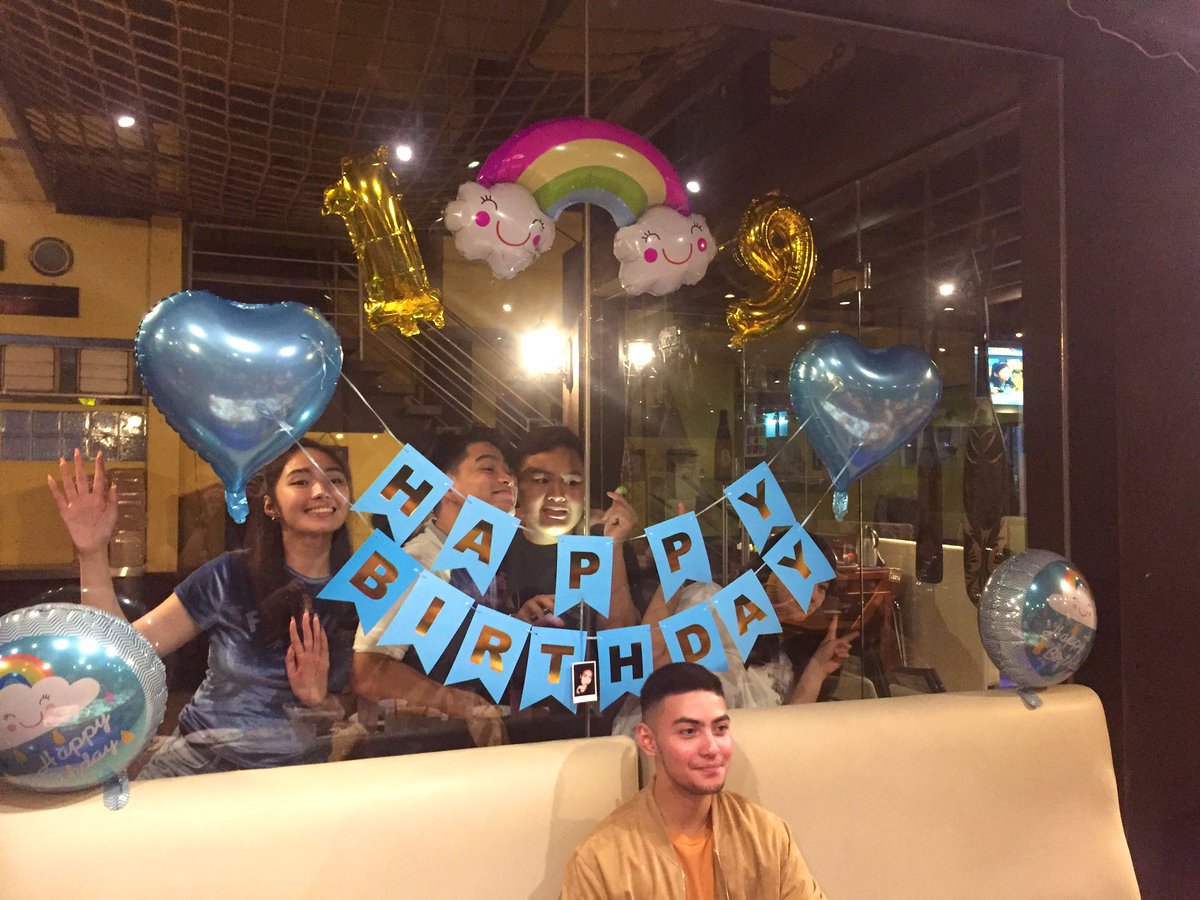KURTTroops1's tweet photo. Kulitan ng mag kakaibigan

#KURTWedTroops https://t.co/00gaom8EHm