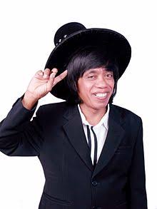 Tolong dibantu temennya yakk...
Simsalabim jadi apa,

kita naikkan tagar #FildanOAKolonodale prok..prok..prok 👏👏👏

Baca mantra dulu : 

Simalakamabarokokokteuibangkongsrudaksrudukjungkel... 
dower bibir ( sule mode ) 😬   😁😁

👉 RT + RP = Tagar