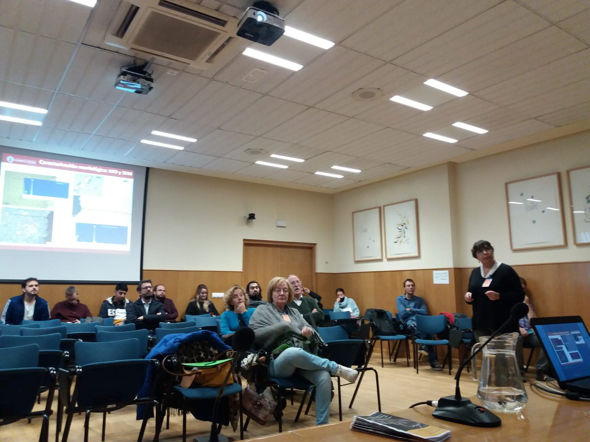ArchaeoCOTES's tweet photo. Interesante y completa mañana con las intervenciones firmadas por Sol López, Victoria López-Acevedo y Xabier Arroyo sobre la caracterización de las piedras de afilar a través de la arqueometría, y sobre las marcas de abrasión con la intervención de Pablo Guerra. https://t.co/bQbsfs7nTL