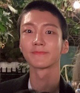 kwonpearlee's tweet photo. #Minhoon looking the same?? 🤭💙 https://t.co/PjSDpJR8qq