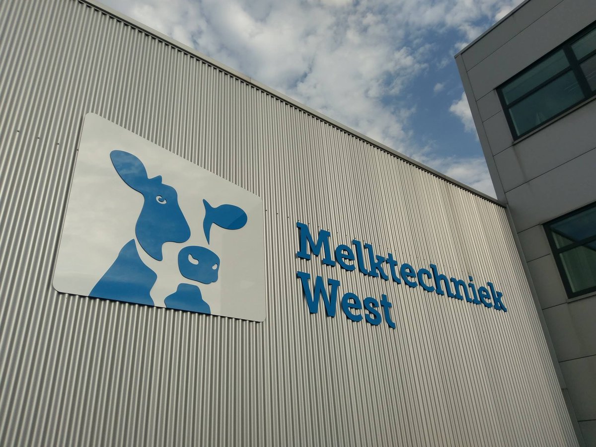 AgriHolland's tweet image. #vacature: Verkoper #melkrobots bij Melktechniek West in Alphen aan den Rijn #melkveehouderij #commercieel. Zie agriholland.nl/vacaturebank/v…