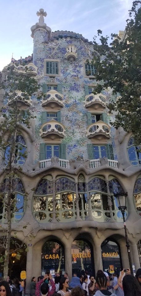 NobleAndHitsch's tweet photo. Noble&Hitsch goes to Barcelona.
A client of ours required our services at a big company event in Barcelona Spain. Mr. Noble not only enjoyed being of service but also visiting this beautiful European City
#NobleAndHitsch #ButlerHongKong #HKButler #manners #Barcelona #Spain #world https://t.co/NeLRWB3gKE