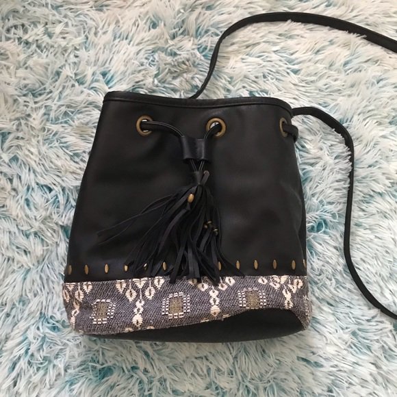 MrsSupply's tweet photo. So good I had to share! Check out all the items I'm loving on @Poshmarkapp #poshmark #fashion #style #shopmycloset #americaneagleoutfitters #merona: https://t.co/kEW1KoPexY https://t.co/EVscjyAvfy