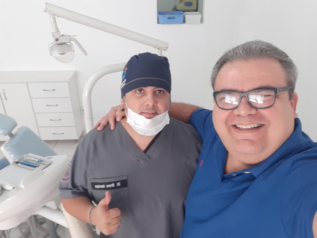ProfHerbertLins's tweet image. DENTISTA | Sorriso perfeito é com o dentista Bruno Henrique. Eu recomendo! #Orthocenter #DentesLindos #SorrisoPerfeito #NovaMamoré #Rondônia #Amazônia