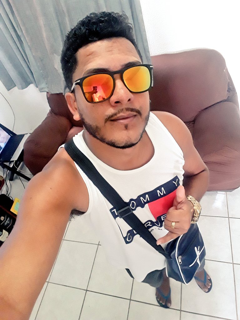 raphaelfagner's tweet image. Deus obrigado por iluminar o meu caminho. Minha vida tem sido marcada por realizações diárias, que às vezes não dou o devido valor, mas eu sei que a graça de Deus se faz presente em todos os momentos da minha vida.🙌😌🙏🍃🍂🍁