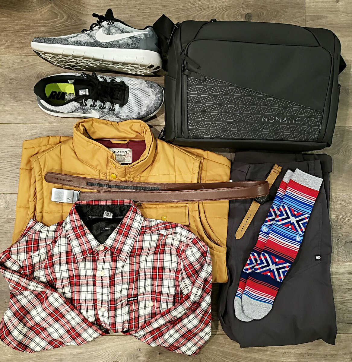 EvanTheAgent's tweet photo. Quick hitter to Denver today. But here is the #AgentSwag for the trip.
@nomatic
@nike
@mvmt
@stance
@MissionBelts
@686
@ambigclothing
@burtonsnowboards https://t.co/c7GK8rsS58