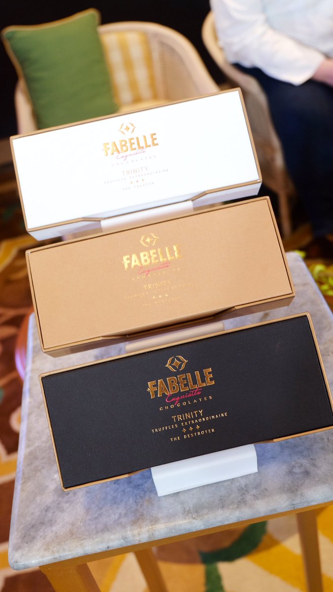 India has the World’s most expensive Chocolate now created by <a href="/Fabelle/">Fabelle Chocolates</a> by <a href="/ITCHotels/">ITC Hotels Ltd</a> 👏👏
A box of 15 of these truffles will cost you 1 lakh rupees 😍🍫 

Tag a friend who’d treat you with this! 😜

#Fabellechocolates #Decodingtrinity #Guinnessworldrecord #ITCHotels