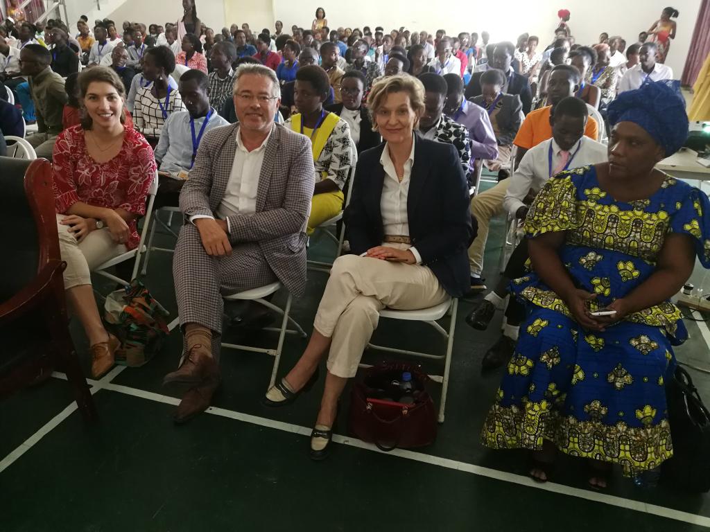 MagazineJimbere's tweet photo. 🔴 La capitale économique du #Burundi accueille depuis hier deux jours d'@ades_2019 sous le thème "Comment façonner une génération d'entrepreneurs numériques innovants en #Afrique", avec la présence du @Min_JPTic, la @NLinBurundi, @Doukhopelnikoff, @andiaye_ de @facebook, etc https://t.co/45EfJMiBZn
