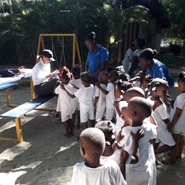 tipatipa26's tweet photo. "Children are not a distraction from more important works.  They are THE MOST important work." John Trainer, Md. We promote humanity among all.

"Los niños no son una distracción de las obras más importantes.  Son el trabajo más importante."  Fomentamos la humanidad entre todos https://t.co/7mdS2R0NIS