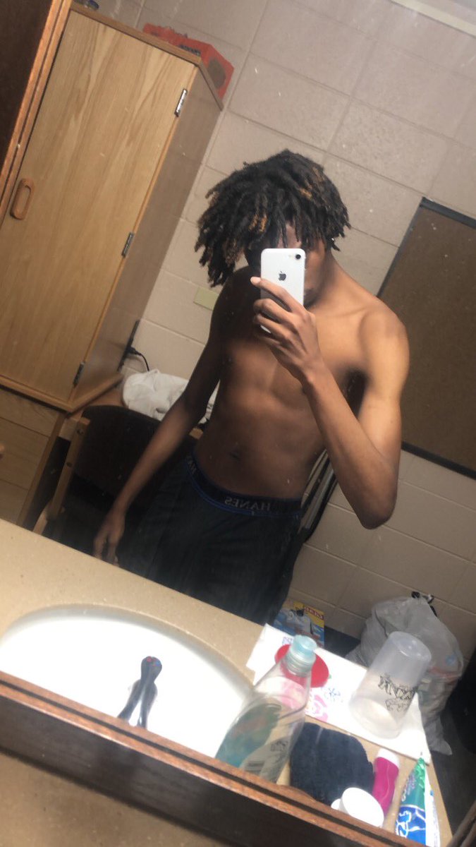 Fvmovsdee's tweet photo. https://t.co/nHnGrgNkEw