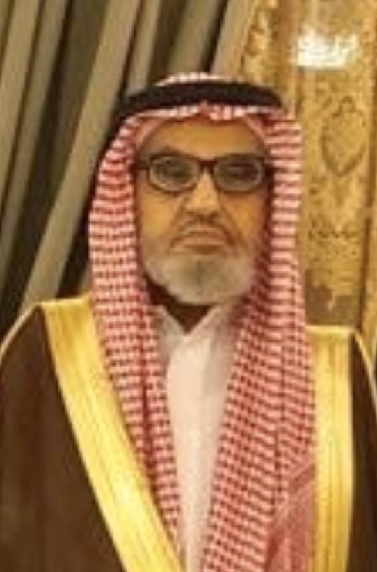 رحمة الله ومغفرته وبركاته على الرجل الصالح الجليل: الأستاذ عثمان بن عبدالله التويجري.
صلّيت التراويح بمسجد حيّهم فتقدّم إليّ وسلّم عليّ ودعا لي وأخذ بيدي إلى بيته وأهدى إليّ كتاب والده العالم الفاضل: عبدالله بن عثمان التويجري.
اللهمّ ارض عنهما وأرضهما.
#عثمان_بن_عبدالله_التويجري