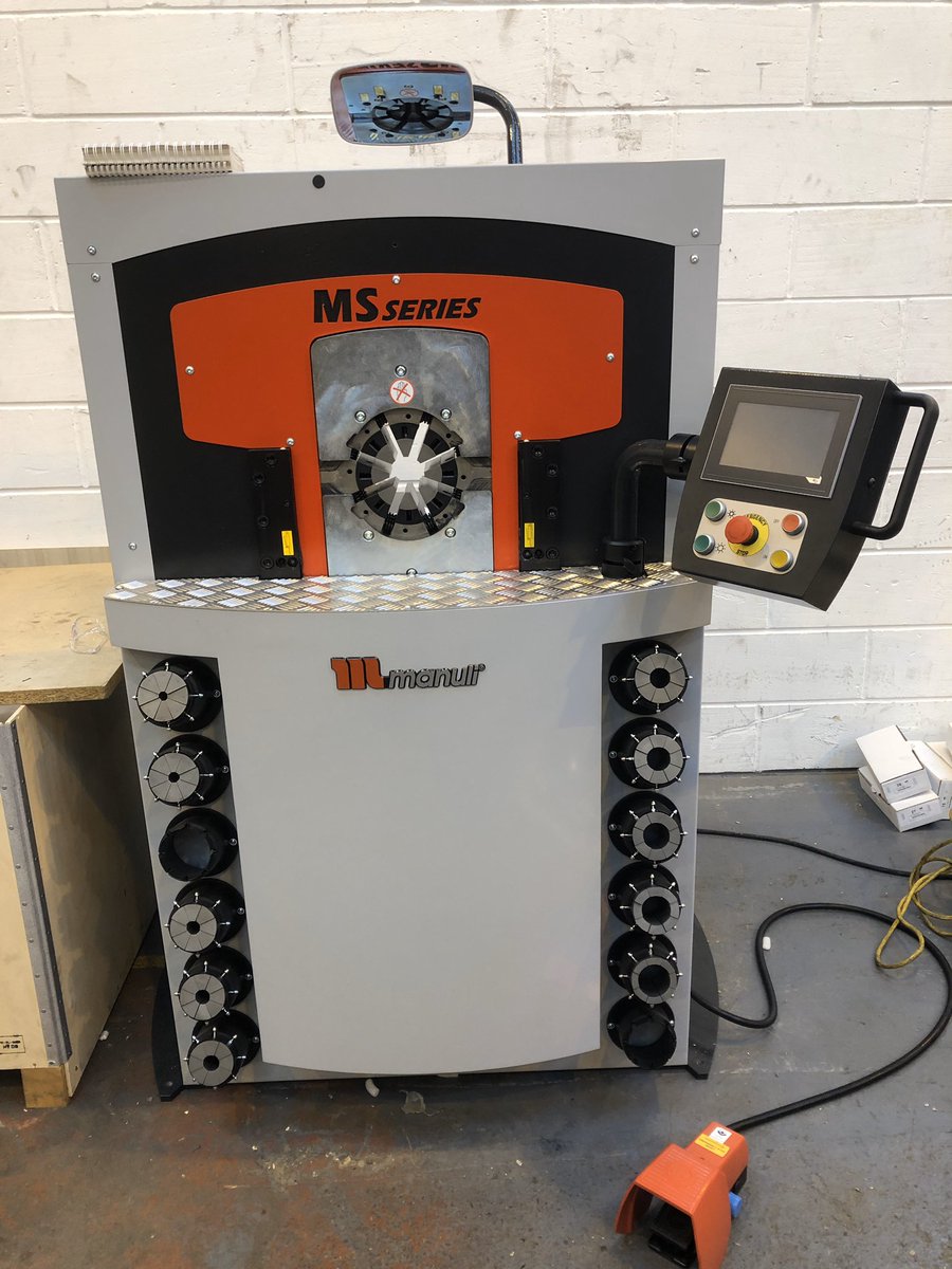 Eastern_OEM's tweet photo. Our OEM hydraulic hose production lines utilise the latest cutting and crimping equipment available on the market. Our goal is to reach the highest possible cleanliness standards  and deliver a product of the highest possible quality. https://t.co/3iR6J2y3ho