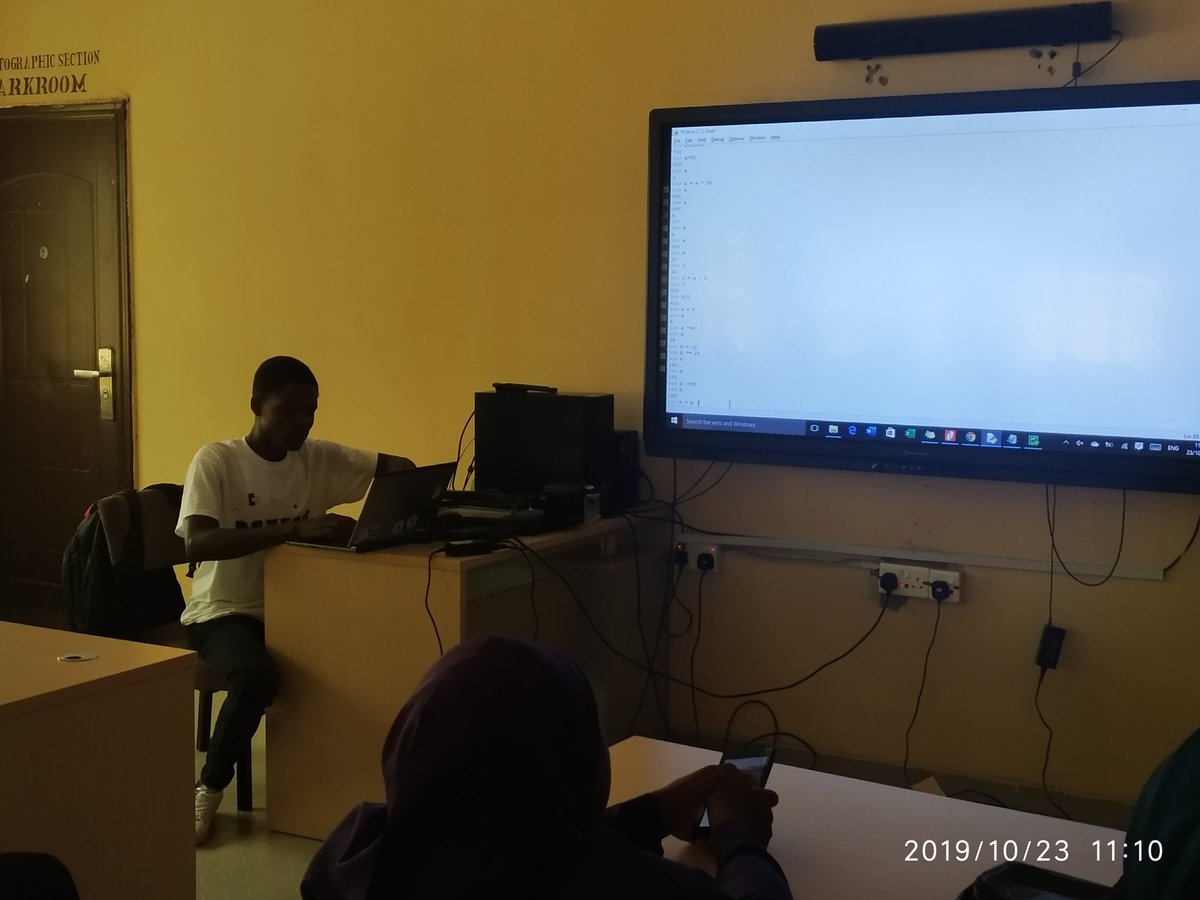 GDSCFCETPot's tweet image. We had our second time meeting with students on python programming DSC

#DevelopersStudentClub
#DSCSSA
#DSCFCETpotiskum