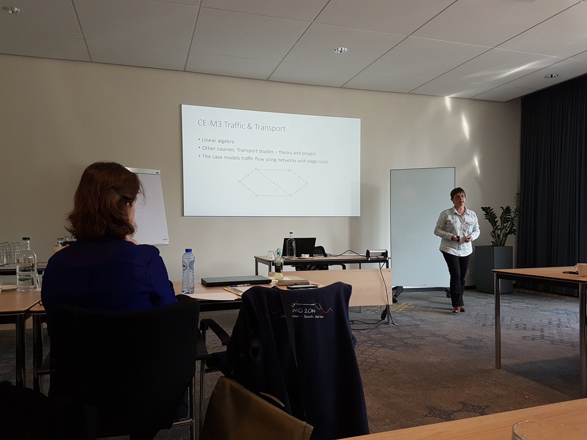 SylvanaHarmsen's tweet image. Today I am at the 4TU study day in Enschede. This is a gathering of mathematics and statistics teachers from the 4 technical universities in the Netherlands. On the picture the talk by @TracyCraigUT and Hil Meijer. #4TU #exchangeknowledge #togetherstronger
