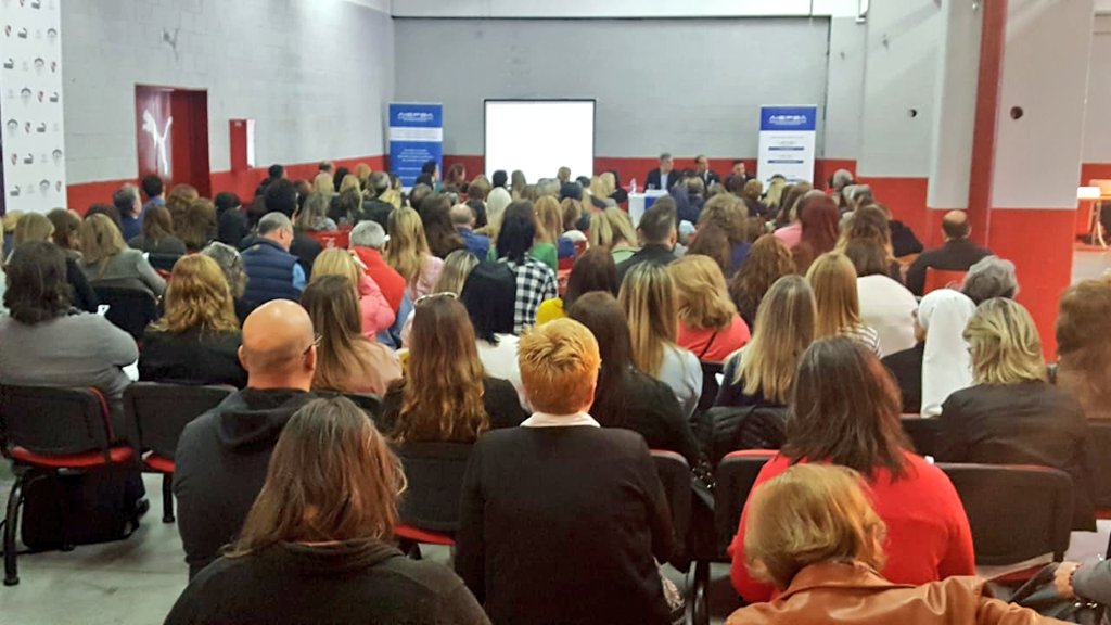 AIEPA_AIEPBA's tweet photo. Ahora | Reunión de Escuelas Privadas AIEPBA en #Avellaneda, con la participación de @JuanCruz_R, Miriam Lizaur y Fernando Bóveda, Insp. Jefe Región 2. https://t.co/nY6eKd4Rmm