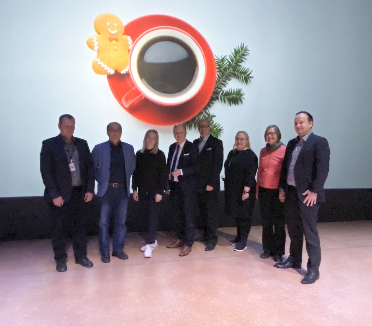 kimmorousku's tweet photo. Kiitos @Kuopionkaupunki @PirhonenJarmo - tarjositte *loistavat* puitteet ja lähes 300 motivoituutta johtajaa ja esimiestä kuulemaan #Digiturva ilosanomaa #luottamus #johdonvastuu #esimerkilläjohtaminen #hyvädigi #pahadigi @VRK_Uutiset #JUDOhanke @Kuntaliitto https://t.co/hjduGtF108