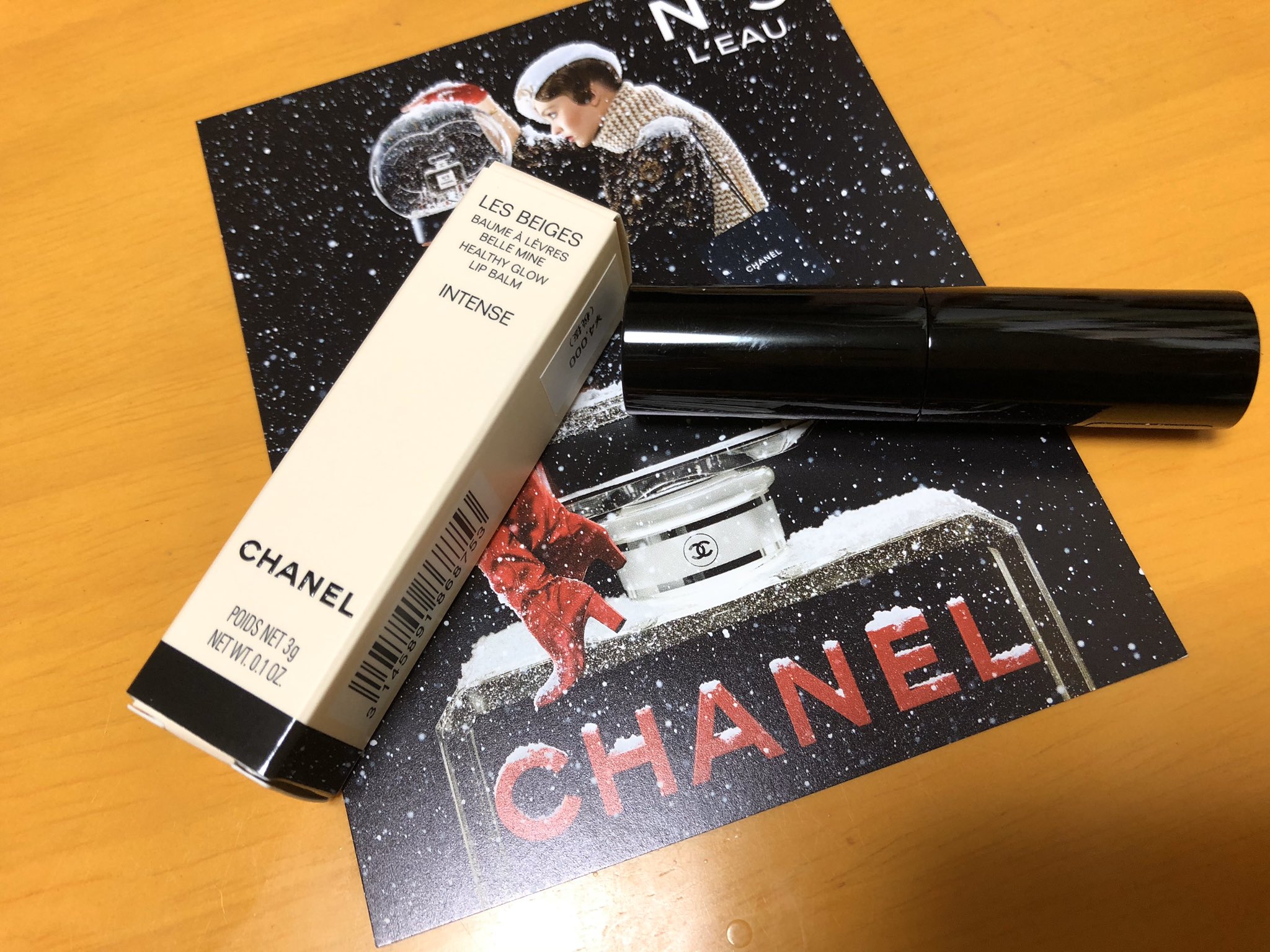 くりりん 最近は仕事から日生劇場でコスメもゆっくり見てる暇なかった O 今月買ったのはchanelの色付きリップくらいかなぁー