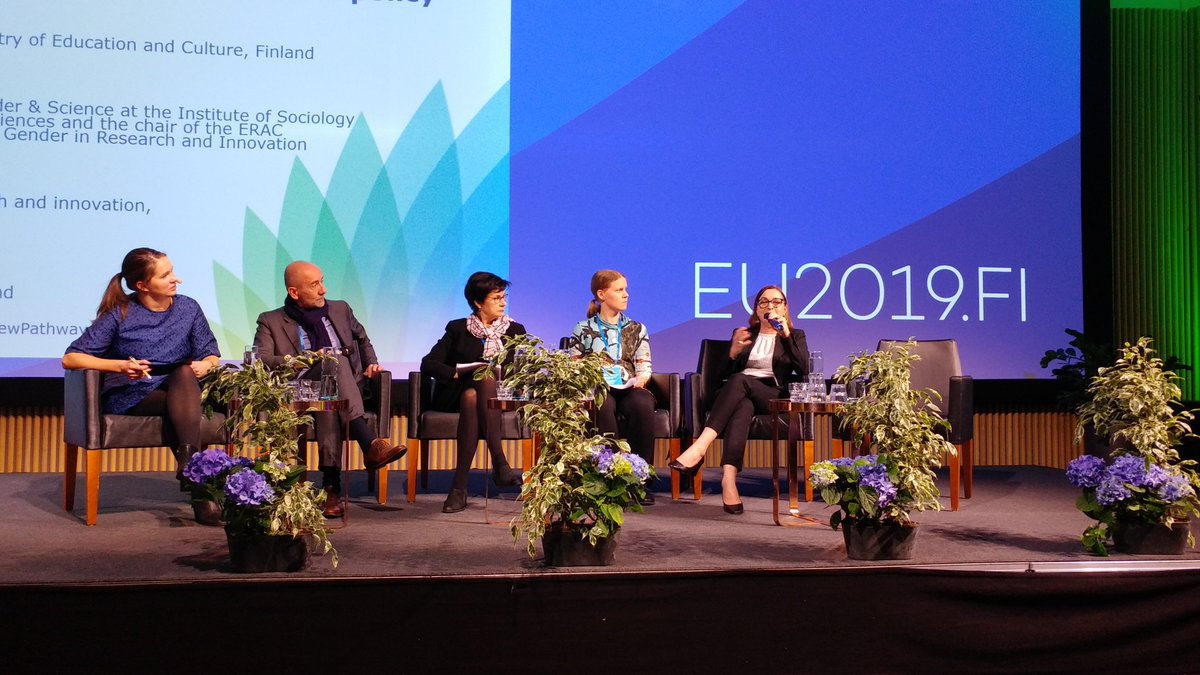 marcela_linkova's tweet photo. I have my panellists' attention. Now let's hope something concrete comes out of this discussion for #HorizonEurope. @EUScienceInnov this is the time for a bold move! #NewPathwaysHelsinki #EU2019FI https://t.co/7W5S4RNv3w