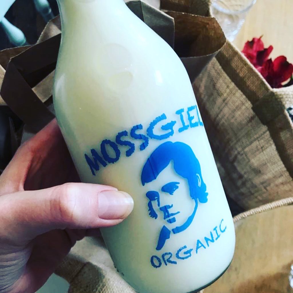 Packing up some hampers for the <a href="/LintonCol/">Linton Collection</a> with all our favourite treats! 😍
#connectlocalscotland #scotspirit #oldtownapartments #eatlocal #fresh #eatscottish #luxuryhamper #delicious #weekend