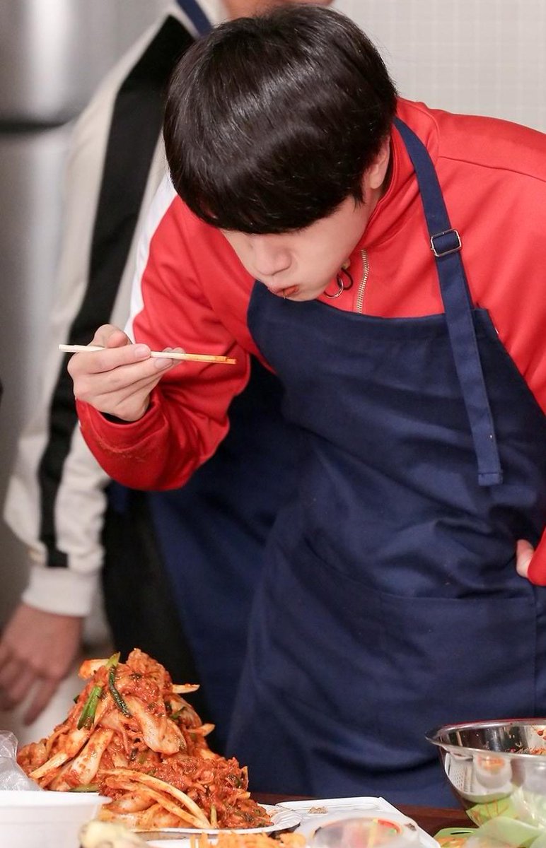 ZYD Y1M3D9: If I kept my calendars at bay, I should be older today. I told this to Jin and bae panicked and said we should celebrate. So bae pulled out all the stops and cooked for me. Bae in apron was a gift. At that moment, I wished he didn't wear anything underneath.