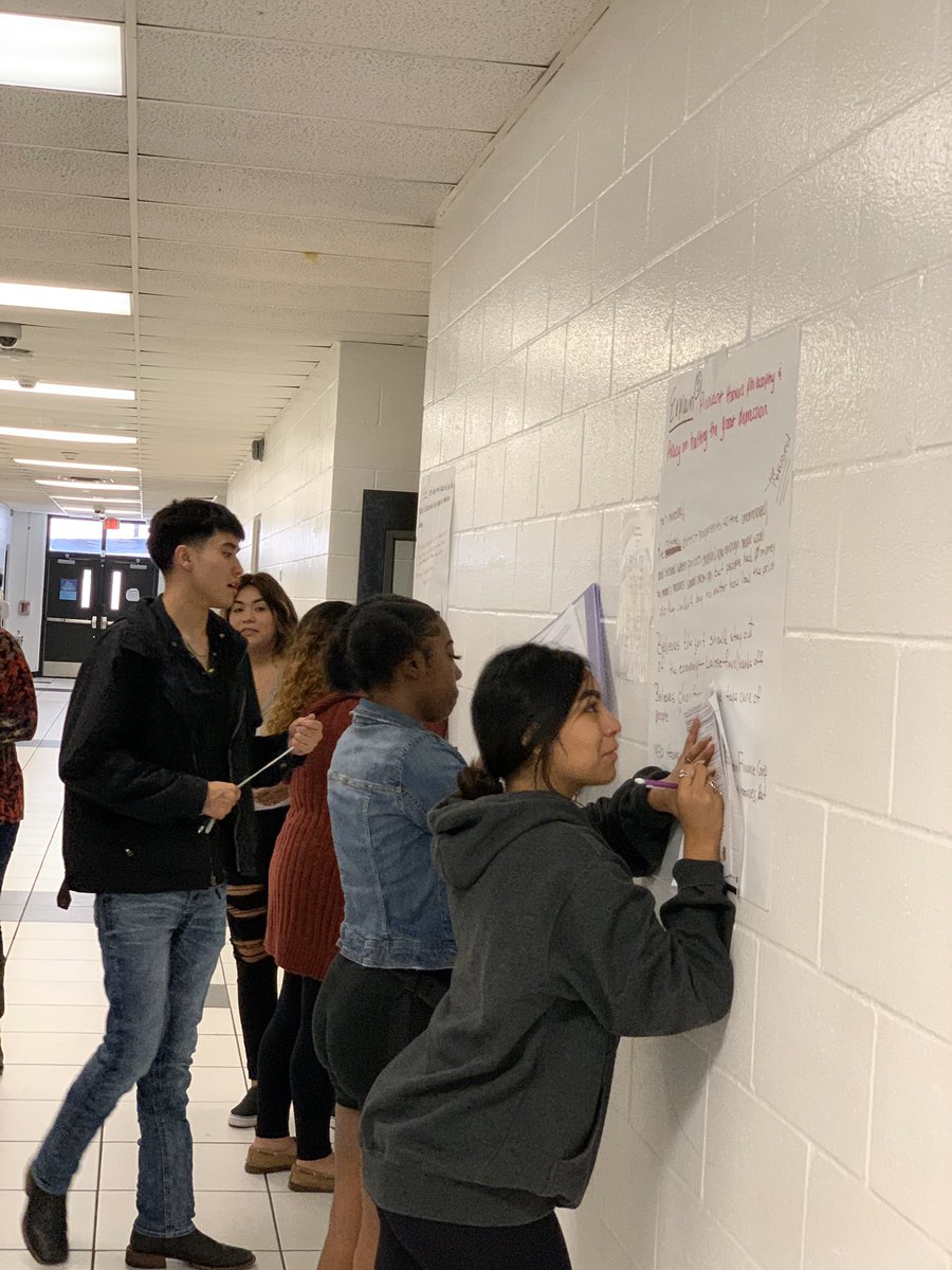 RISE Academy Social Studies utilizing AVID strategies to explain key factors leading up to, and during, the Great Depression. Kudos Mr. Johnson!! 💪🏽 #FW2
