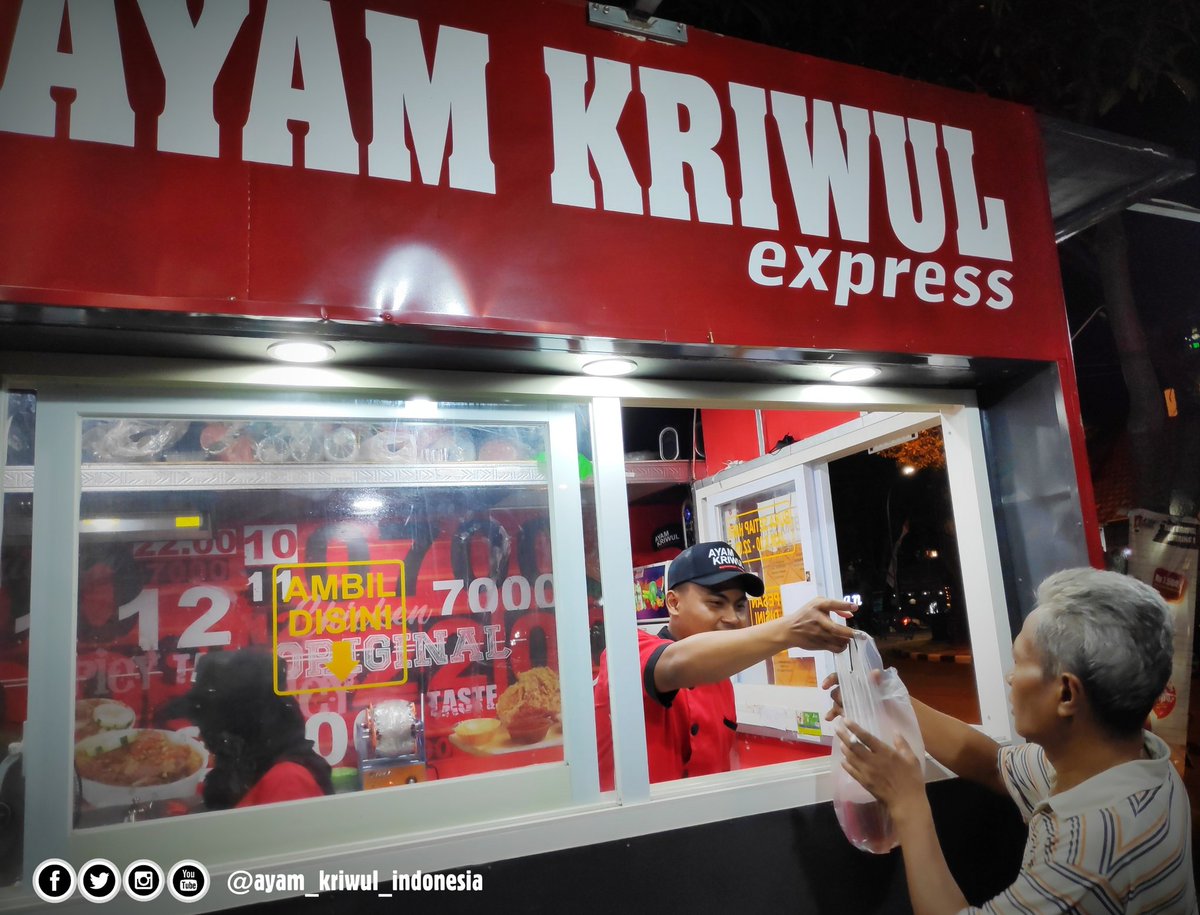AYAM_KRIWUL_IND's tweet photo. Senyuman kepuasan pelanggan adalah hal yang berharga buat kami @ayamkriwulindonesia untuk bisa memberikan pelayanan yang lebih baik lagi ☺
📷 lokasi ayam kriwul cab. Lamongrejo
( utara alun alun lamongan / utara citra foto )
#ayamkriwulindonesia #ayamkriwul #fastfood #lamongan https://t.co/6YGWSczy75