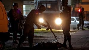BronxReymond's tweet photo. Buenos días compatriotas , hoy Chile con su presidente #DictadorPiñera le dio un giro al tiempo y se remonto a 46 años atras donde el #Dictador #Pinoche asesino y desaparecio a centenares de chileno. #ChileResiste https://t.co/nKzTAtdsxK