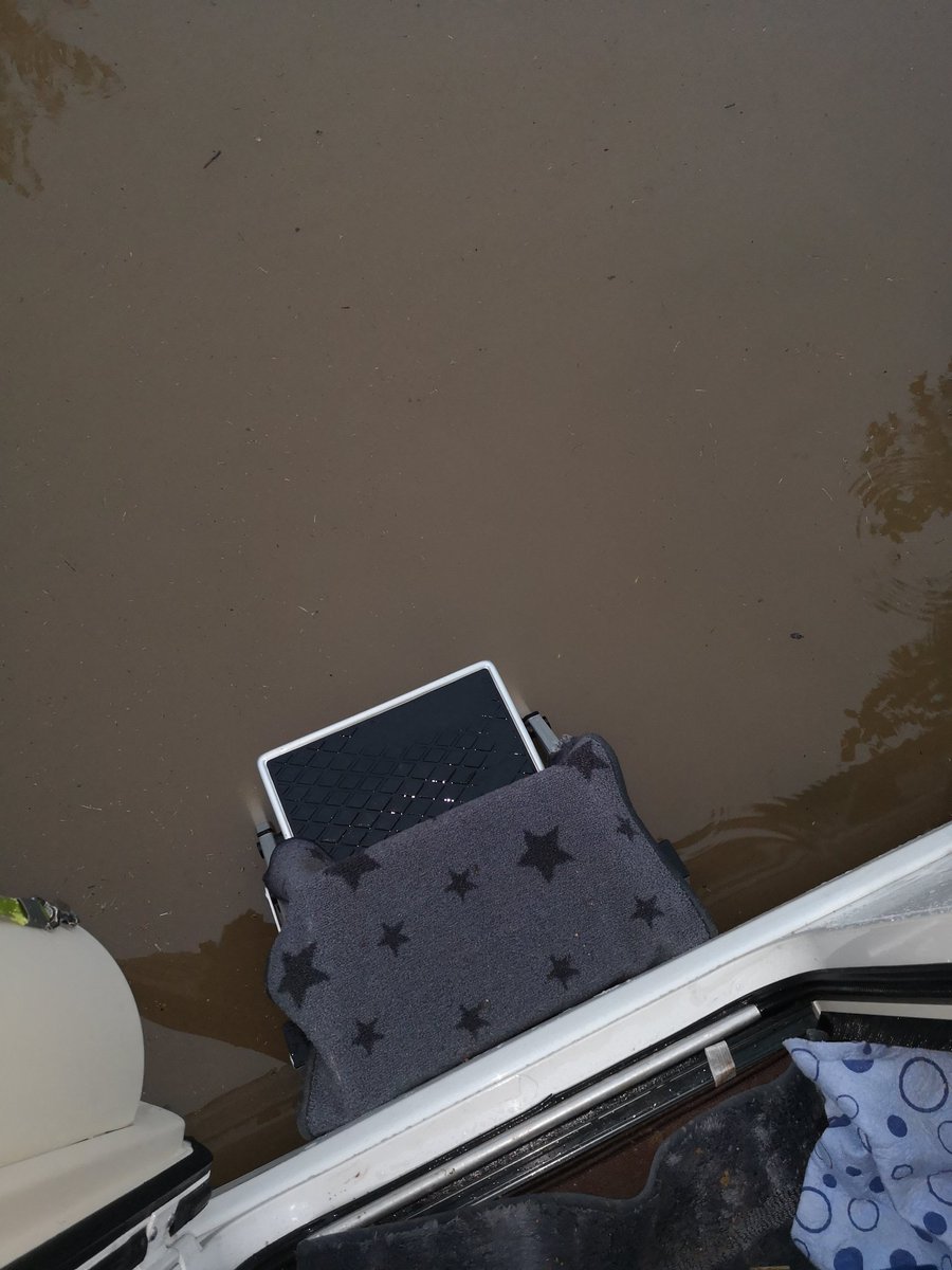 OK, das #Gewitter hat etwas länger gedauert: #costabrava #Abenteuer #Tour 😅 Andere bezahlen für solche Events 😜